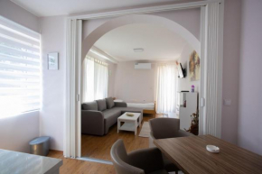 A Apartmani